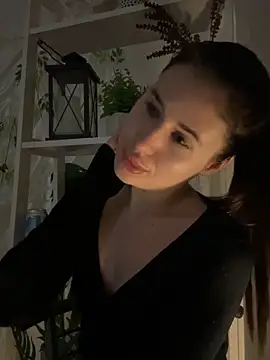 Milkissss online show from April 2026 08:57:02 PM