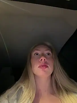 LuisaBecker online show from February 2026 08:18:01 PM