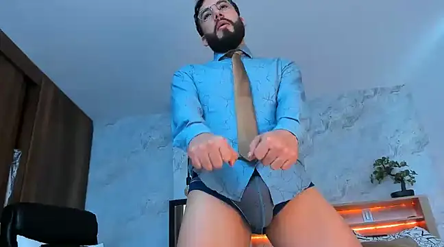 Snapshot of bruno_woods chatting on March 2025 06:43:02 PM bruno woods online show from March 2025 06:43:02 PM