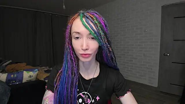 Snapshot of Roxy_Silver chatting on December 2024 10:00:01 PM Roxy Silver online show from December 2024 10:00:01 PM
