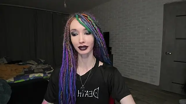 Snapshot of Roxy_Silver chatting on January 2025 05:00:02 PM Roxy Silver online show from January 2025 05:00:02 PM