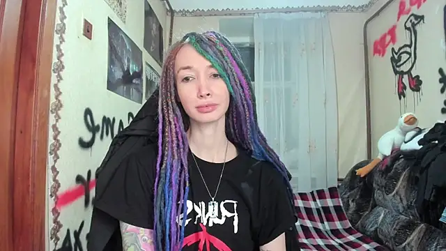 Snapshot of Roxy_Silver chatting on January 2025 10:19:01 PM Roxy Silver online show from January 2025 10:19:01 PM