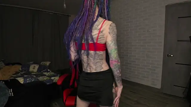 Snapshot of Roxy_Silver chatting on January 2025 02:40:02 AM Roxy Silver online show from January 2025 02:40:02 AM