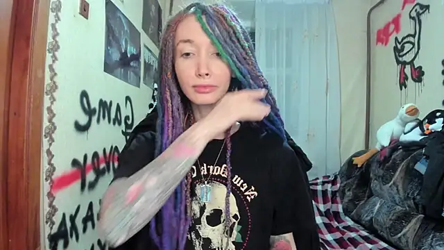 Snapshot of Roxy_Silver chatting on February 2025 01:33:01 AM Roxy Silver online show from February 2025 01:33:01 AM
