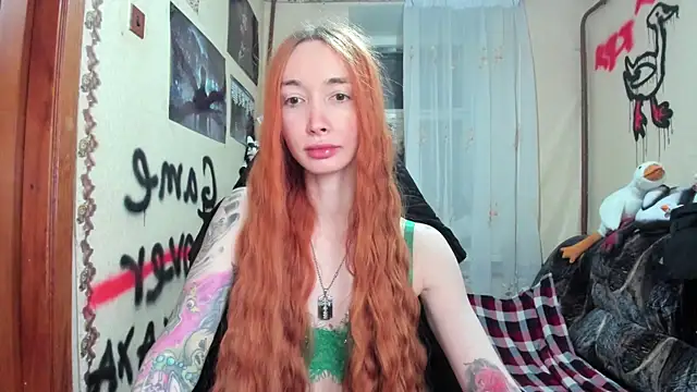 Snapshot of Roxy_Silver chatting on February 2025 07:12:02 PM Roxy Silver online show from February 2025 07:12:02 PM