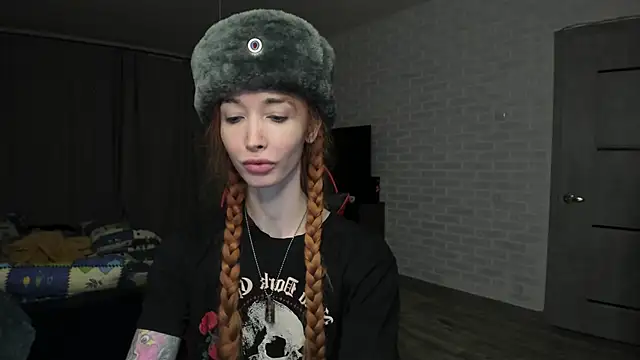 Snapshot of Roxy_Silver chatting on February 2025 10:14:01 PM Roxy Silver online show from February 2025 10:14:01 PM