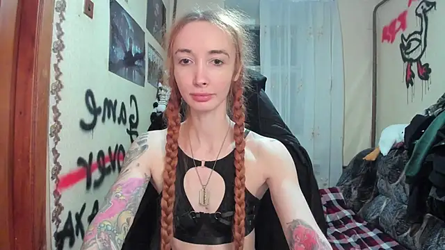 Snapshot of Roxy_Silver chatting on February 2025 09:58:02 PM Roxy Silver online show from February 2025 09:58:02 PM