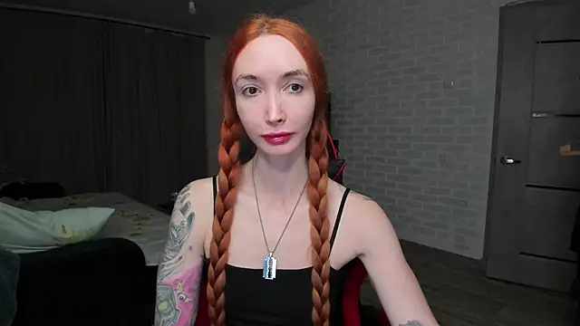 Snapshot of Roxy_Silver chatting on September 2025 09:04:02 PM Roxy Silver online show from September 2025 09:04:02 PM