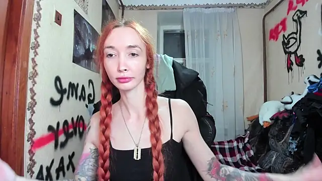 Snapshot of Roxy_Silver chatting on October 2025 09:35:02 PM Roxy Silver online show from October 2025 09:35:02 PM