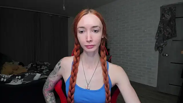 Snapshot of Roxy_Silver chatting on October 2025 08:53:02 PM Roxy Silver online show from October 2025 08:53:02 PM