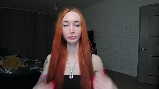 Snapshot of Roxy_Silver chatting on October 2025 09:09:02 PM Roxy Silver online show from October 2025 09:09:02 PM