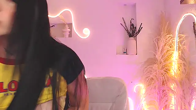 ViolettaHotLatin  online show from June 2026 12:47:02 PM