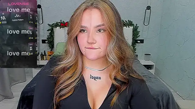 Snapshot of little_m0use chatting on November 2025 03:15:02 PM little m0use online show from November 2025 03:15:02 PM