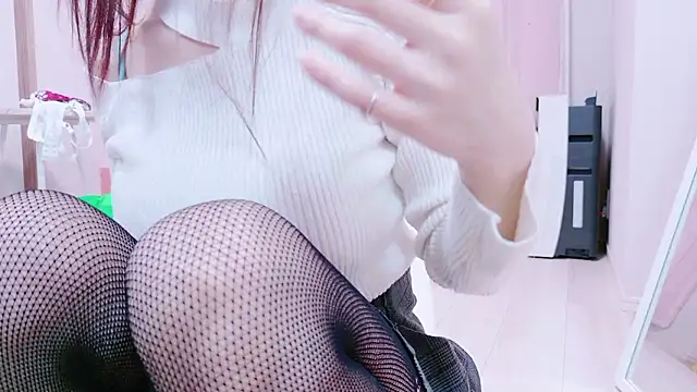 Snapshot of Ryo-sama chatting on October 2025 12:18:02 PM Ryo-sama online show from October 2025 12:18:02 PM