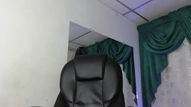 Stuart Boy  online show from January 2025 03:47:01 AM