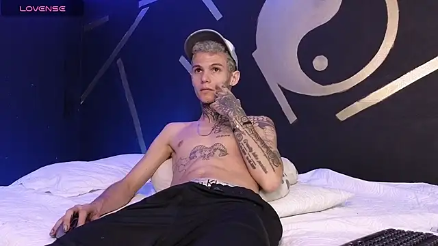 Stuart Boy  online show from March 2025 03:01:01 AM