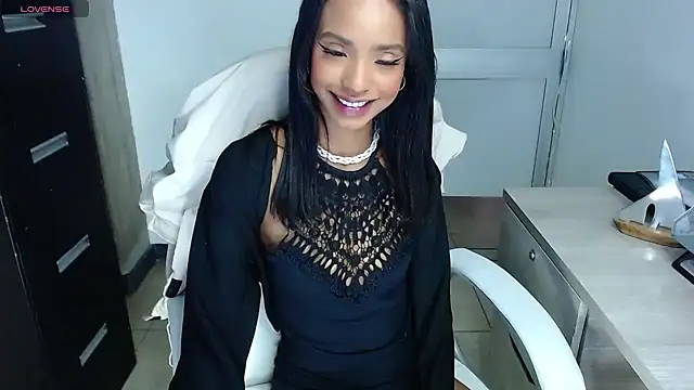 Snapshot of xenia_golden chatting on March 2025 11:42:02 AM xenia golden online show from March 2025 11:42:02 AM
