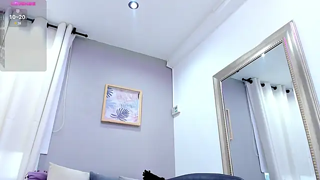 Snapshot of _AlejaCruz_ chatting on January 2025 11:02:02 PM AlejaCruz online show from January 2025 11:02:02 PM