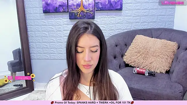 Snapshot of _AlejaCruz_ chatting on March 2025 11:01:02 PM AlejaCruz online show from March 2025 11:01:02 PM