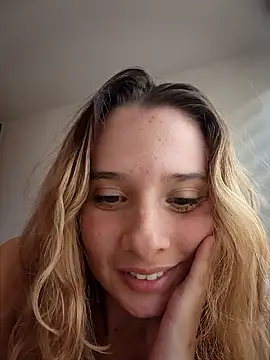 Snapshot of Sophy_Bunny chatting on February 2026 07:24:02 PM Sophy Bunny online show from February 2026 07:24:02 PM