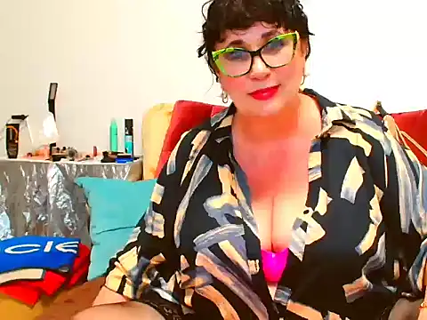 Snapshot of Olvia7985 chatting on June 2026 07:52:01 PM Olvia7985 online show from June 2026 07:52:01 PM