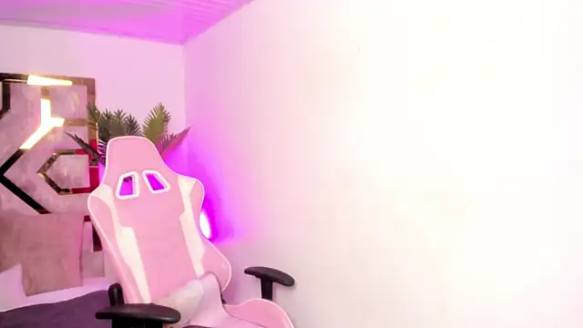 Anny osorio online show from February 2025 07:31:02 PM