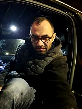 Snapshot of robertilevis chatting on January 2025 06:19:01 PM robertilevis online show from January 2025 06:19:01 PM