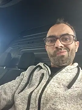 robertilevis online show from May 2026 10:53:02 AM