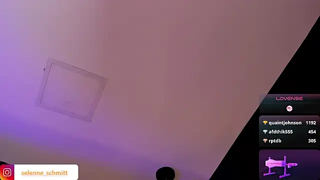 selenne schmitt online show from March 2025 11:01:02 PM