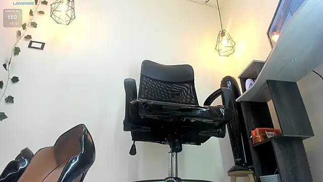 victoria Christie online show from November 2025 10:17:02 AM