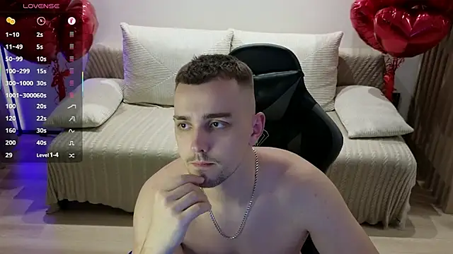 Snapshot of Larstar01 chatting on October 2025 10:23:02 PM Larstar01 online show from October 2025 10:23:02 PM