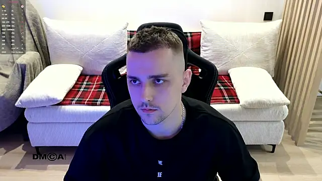 Larstar01 online show from February 2026 10:44:01 PM