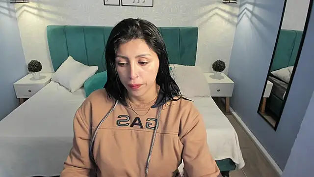 Snapshot of tiffani__love chatting on February 2025 01:35:02 PM tiffani love online show from February 2025 01:35:02 PM