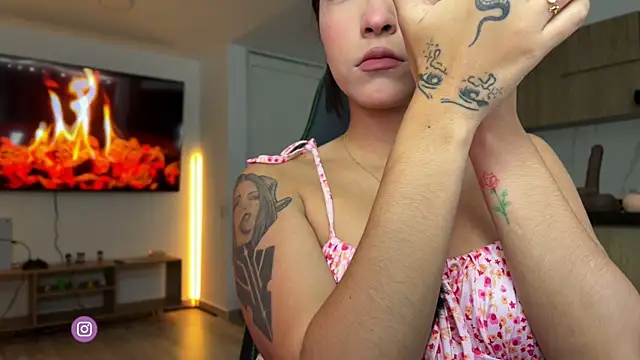 MarianaBranzz online show from May 2026 02:00:01 PM