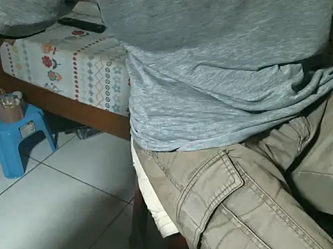 Snapshot of triangle0623 chatting on October 2025 09:39:01 AM triangle0623 online show from October 2025 09:39:01 AM