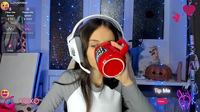  Nika Kik online show from October 2025 06:31:02 PM