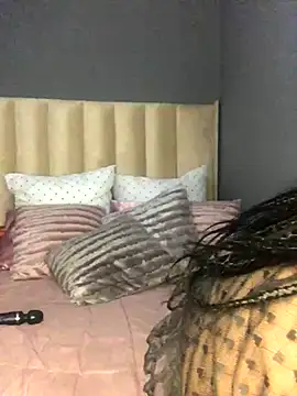 Nicole Liam  online show from October 2025 09:35:01 PM