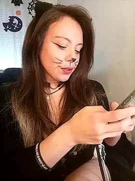 Kimiechanuwu online show from October 2025 04:30:01 PM