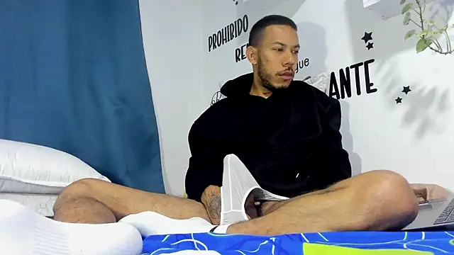 Aronxxs online show from October 2025 11:10:02 AM