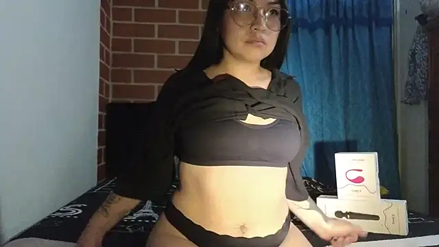 Snapshot of Caroll_Luna chatting on March 2025 04:23:02 AM Caroll Luna online show from March 2025 04:23:02 AM