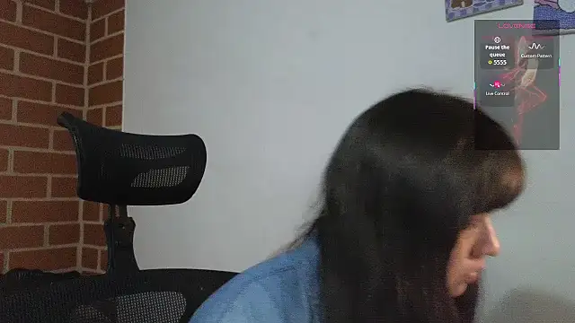 Snapshot of Caroll_Luna chatting on October 2025 01:50:02 AM Caroll Luna online show from October 2025 01:50:02 AM