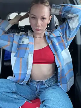 Snapshot of LavenderHot chatting on October 2025 02:00:02 AM LavenderHot online show from October 2025 02:00:02 AM