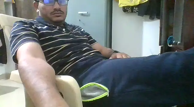 naughtymike0007 online show from January 2025 04:44:02 PM