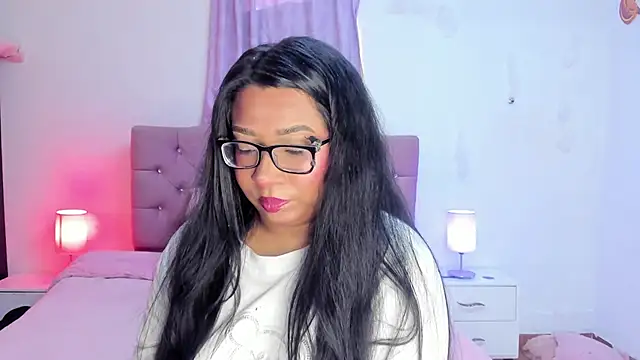 Latinabombsheell online show from October 2025 07:33:01 PM