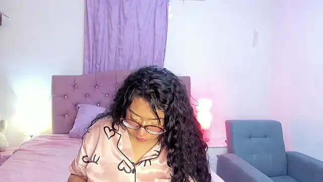 Snapshot of Latinabombsheell chatting on March 2026 06:22:01 PM Latinabombsheell online show from March 2026 06:22:01 PM