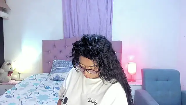 Latinabombsheell online show from June 2026 04:37:01 AM