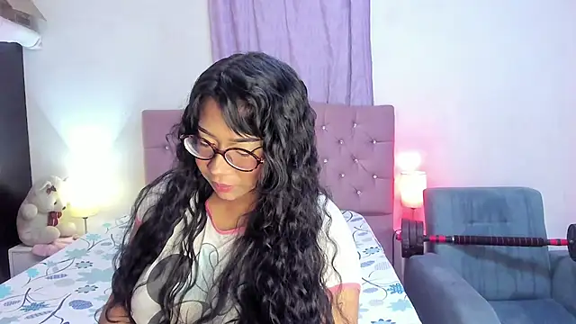 Latinabombsheell online show from June 2026 05:35:02 AM