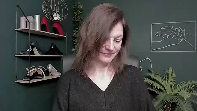 VivianWILD online show from November 2025 10:43:02 AM