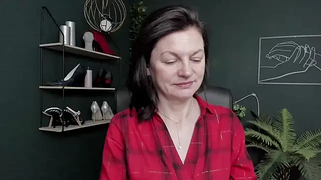 Snapshot of VivianWILD chatting on February 2026 07:39:02 AM VivianWILD online show from February 2026 07:39:02 AM