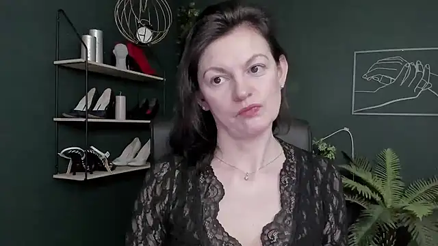 Snapshot of VivianWILD chatting on February 2026 07:30:01 AM VivianWILD online show from February 2026 07:30:01 AM